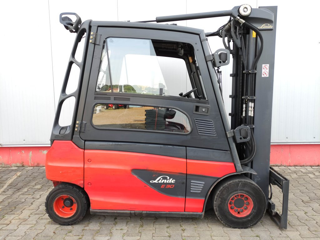 Linde E30L-01-387 - Eltruck: bild 2 Linde E30L-01-387 - Eltruck: bild 2