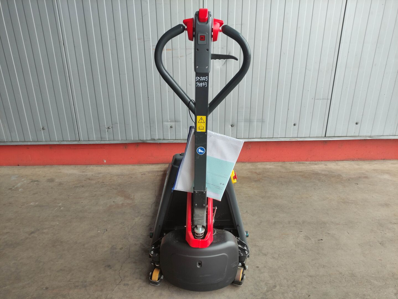 Linde MT15C - Låglyftar: bild 4 Linde MT15C - Låglyftar: bild 4