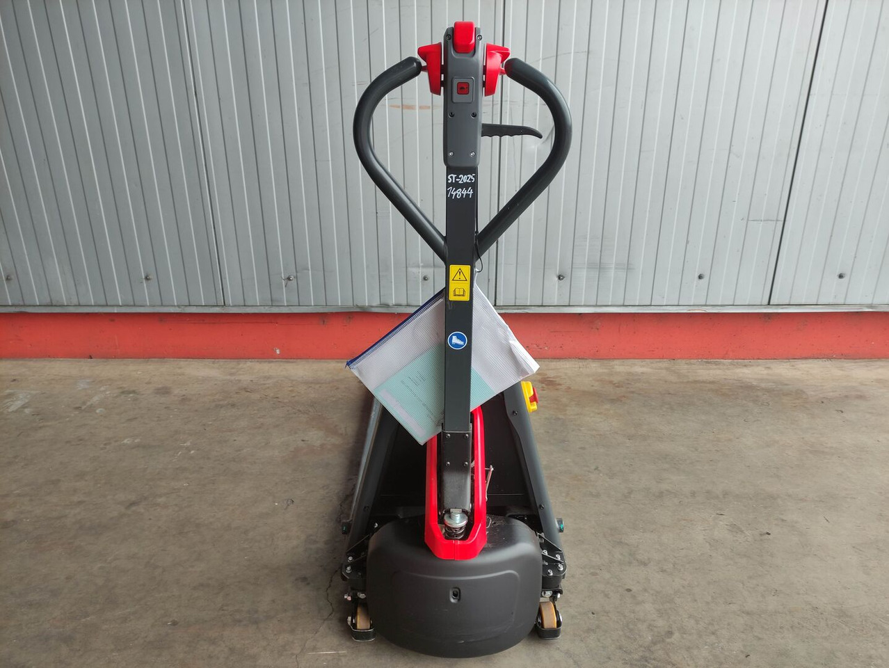 Linde MT15C - Låglyftar: bild 4 Linde MT15C - Låglyftar: bild 4