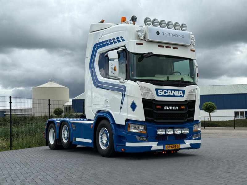 Scania R450 SHOW TRUCK, INTERIOR, STEERING, RETARDER, 570.000 KM. - Dragbil: bild 1 Scania R450 SHOW TRUCK, INTERIOR, STEERING, RETARDER, 570.000 KM. - Dragbil: bild 1