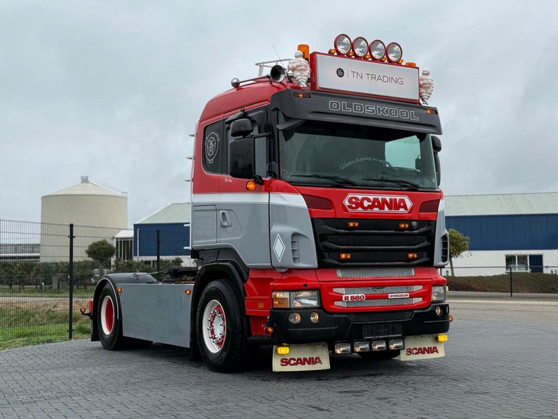 Scania R560 V8 SHOW, TOP, LEREN STOELEN, RETARDER, HANDGESCHAKELD. - Dragbil: bild 1 Scania R560 V8 SHOW, TOP, LEREN STOELEN, RETARDER, HANDGESCHAKELD. - Dragbil: bild 1