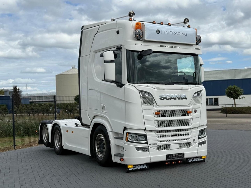 Scania R580 V8 NGS 3.15WB, RETARDER, VOLLUCHT, LEER, LED, KING OF THE ROAD. - Dragbil: bild 1 Scania R580 V8 NGS 3.15WB, RETARDER, VOLLUCHT, LEER, LED, KING OF THE ROAD. - Dragbil: bild 1