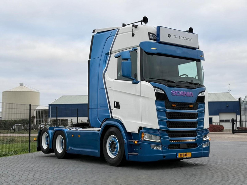 Scania S660 BOOGIE, VOLLUCHT, RETARDER, LEREN STOELEN, VOL. - Dragbil: bild 1 Scania S660 BOOGIE, VOLLUCHT, RETARDER, LEREN STOELEN, VOL. - Dragbil: bild 1