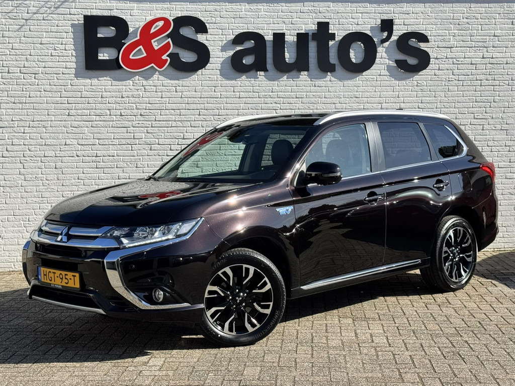 Mitsubishi Outlander-2.0 PHEV instyle+ Adaptive cruis control Climate control Leder Stoel-/ stuurverwarming - SUV: bild 1 Mitsubishi Outlander-2.0 PHEV instyle+ Adaptive cruis control Climate control Leder Stoel-/ stuurverwarming - SUV: bild 1