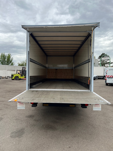 FUSO CANTER - Lastbil med skåp: bild 2 FUSO CANTER - Lastbil med skåp: bild 2