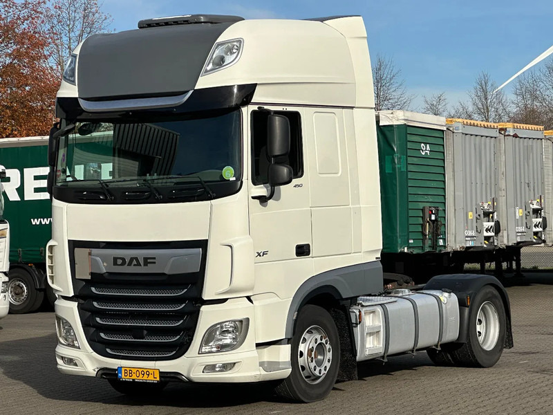 DAF XF 450 Super Space Cab Euro 6 - Dragbil: bild 1 DAF XF 450 Super Space Cab Euro 6 - Dragbil: bild 1