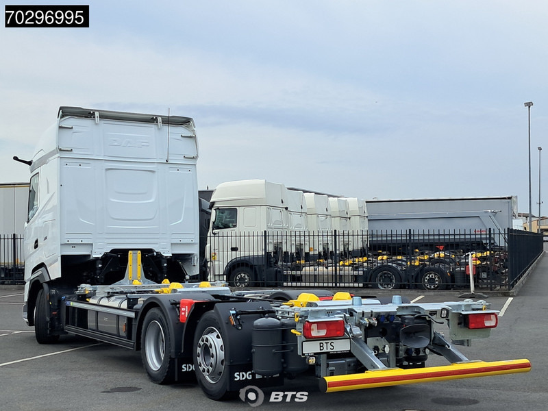DAF XG 480 6X2 NEW! Lift+steering Axle BDF Maxi 1020 - 1320 Automatic Euro 6 - Containerbil/ Växelflak lastbil: bild 2 DAF XG 480 6X2 NEW! Lift+steering Axle BDF Maxi 1020 - 1320 Automatic Euro 6 - Containerbil/ Växelflak lastbil: bild 2