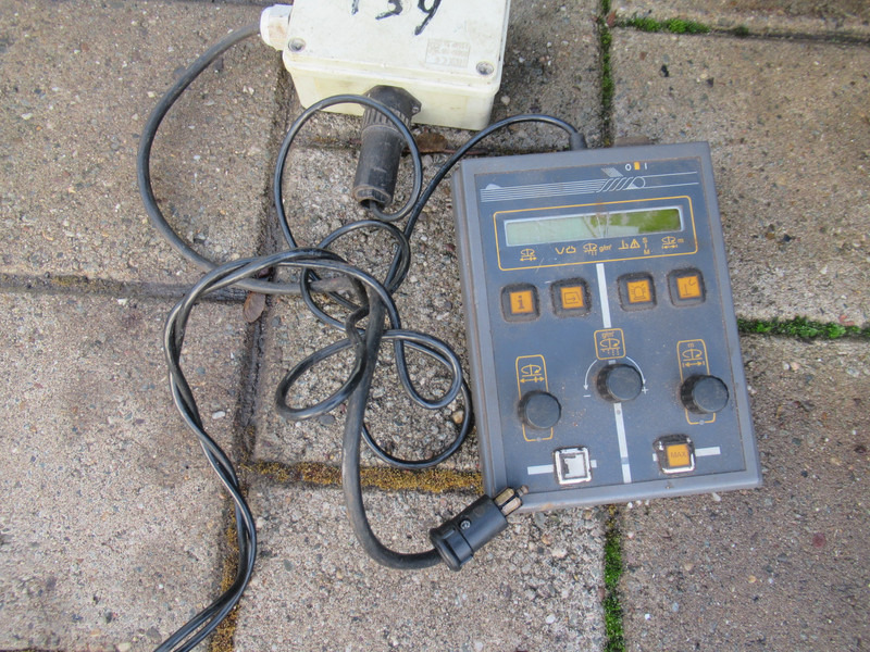 NIDO Stratos B11-18 AWAXN 1,1M3 + 500 L Zoutstrooier Saltzstreuer - Sand-/ Saltspridare: bild 3 NIDO Stratos B11-18 AWAXN 1,1M3 + 500 L Zoutstrooier Saltzstreuer - Sand-/ Saltspridare: bild 3