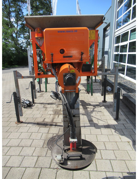 RASCO JUNIOR 1.0M + HONDA Motor - Engine Salt Salz ROTACIJSKI POSIPAC - Sand-/ Saltspridare: bild 4 RASCO JUNIOR 1.0M + HONDA Motor - Engine Salt Salz ROTACIJSKI POSIPAC - Sand-/ Saltspridare: bild 4