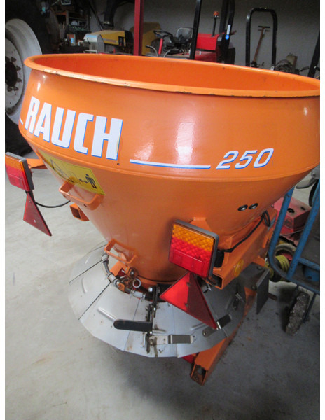 Rauch Streuer SA 250 Salzstreuer Zoutstrooier Saltspreader - Sand-/ Saltspridare för Lantbruksmaskiner: bild 5 Rauch Streuer SA 250 Salzstreuer Zoutstrooier Saltspreader - Sand-/ Saltspridare för Lantbruksmaskiner: bild 5