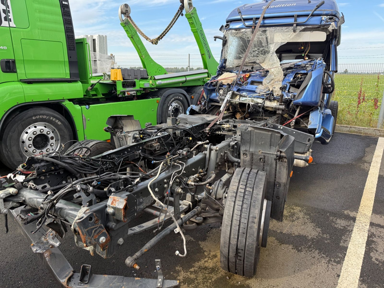 Iveco Eurocargo 110EL250 Unfallchassis - Biltransportbil lastbil: bild 1 Iveco Eurocargo 110EL250 Unfallchassis - Biltransportbil lastbil: bild 1