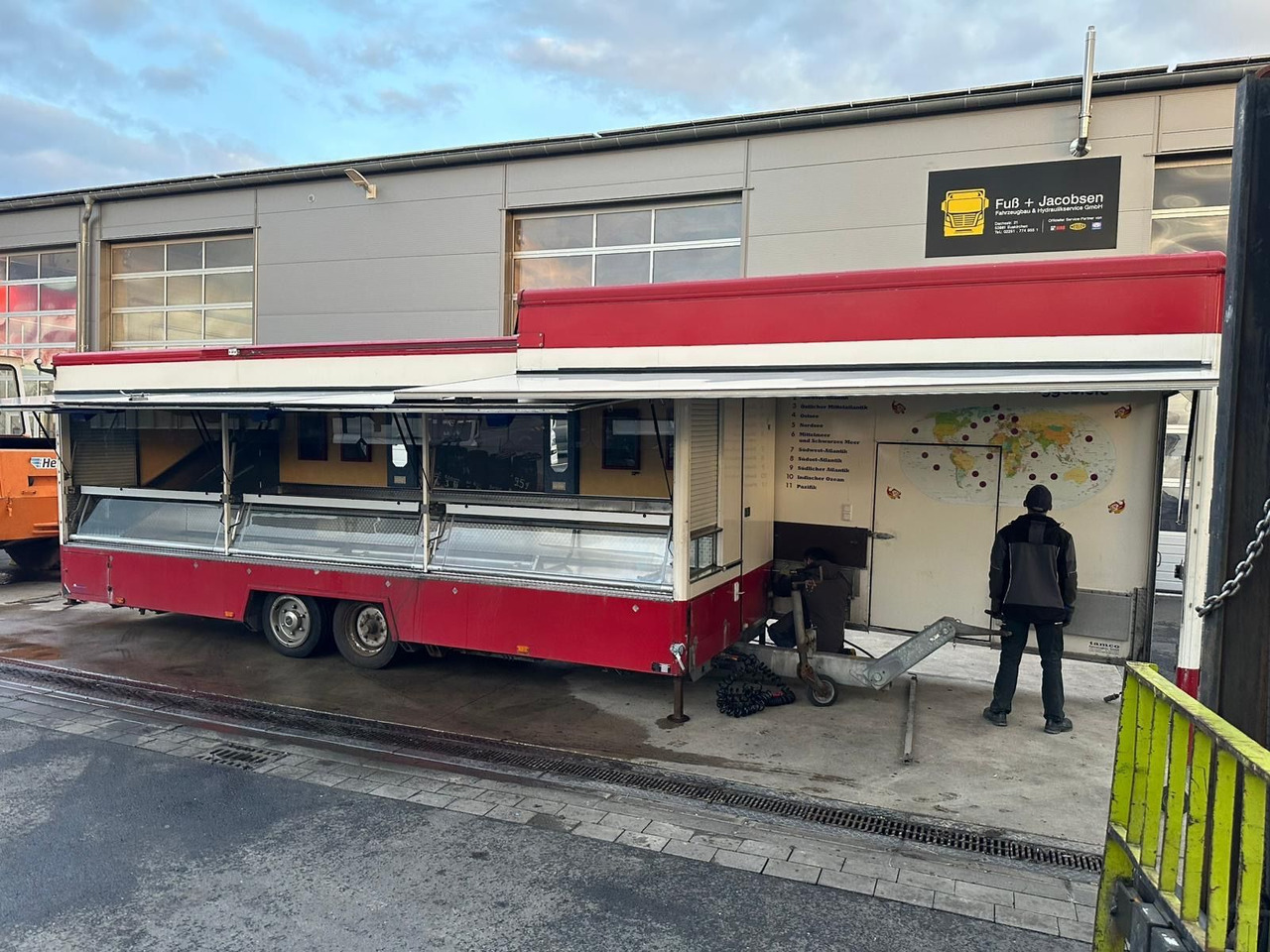 Tamco Merkur 6600D Fisch- Verkaufswagen Tamco Merkur 6600D Fisch- Verkaufswagen - Försäljningsvagn: bild 2 Tamco Merkur 6600D Fisch- Verkaufswagen Tamco Merkur 6600D Fisch- Verkaufswagen - Försäljningsvagn: bild 2