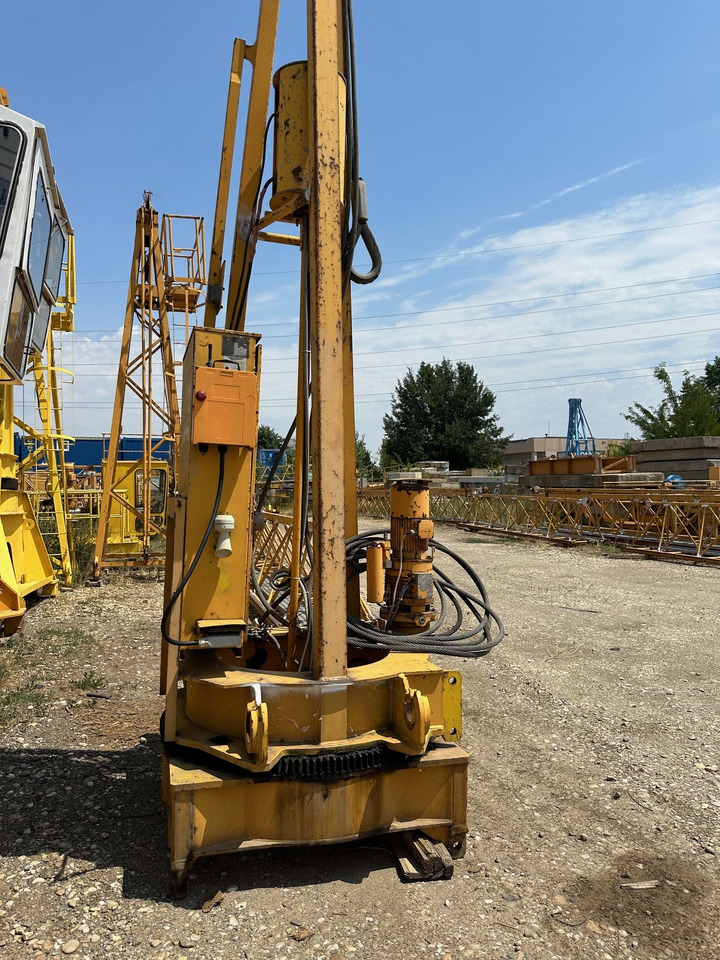 LIEBHERR 30 LC with chassis - Tornkran: bild 1 LIEBHERR 30 LC with chassis - Tornkran: bild 1