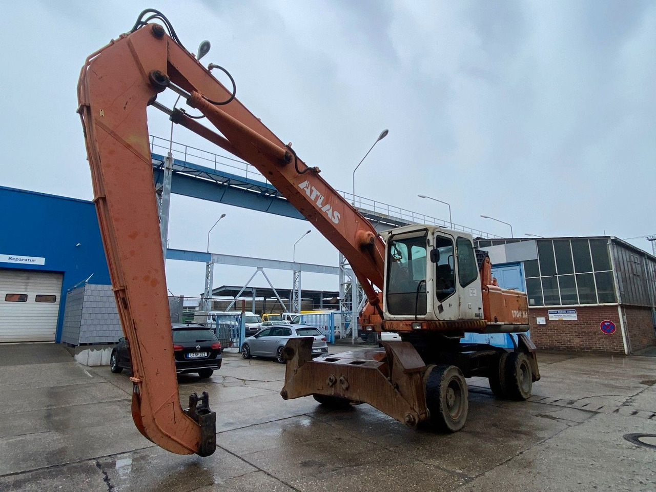 Atlas 1704 MI mit Greifer Umschlagbagger Lang - Grävmaskin på däck: bild 4 Atlas 1704 MI mit Greifer Umschlagbagger Lang - Grävmaskin på däck: bild 4