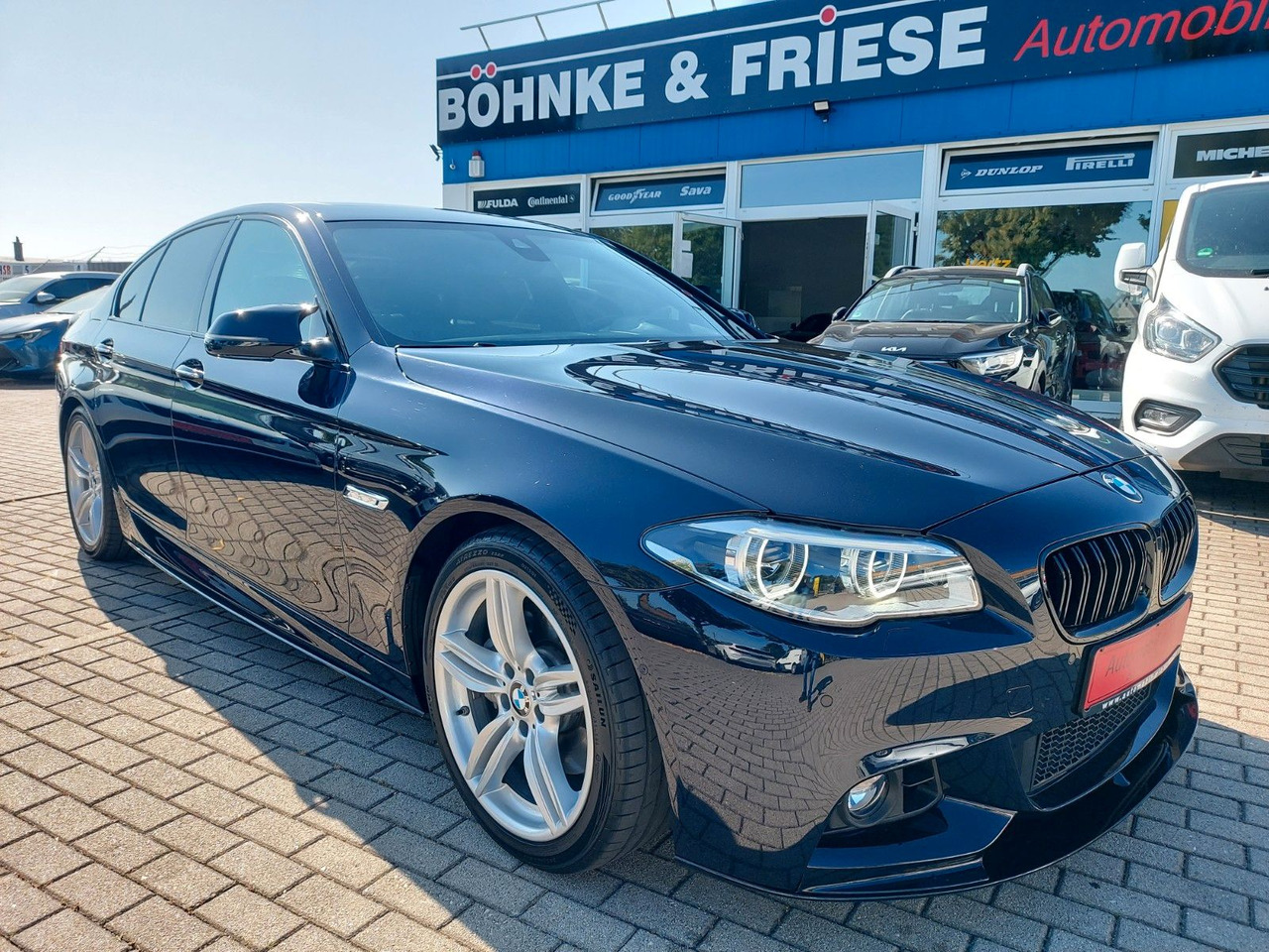 BMW 550i Limousine Autom. M-Sport HUD Glasdach H&K - Sedan: bild 1 BMW 550i Limousine Autom. M-Sport HUD Glasdach H&K - Sedan: bild 1