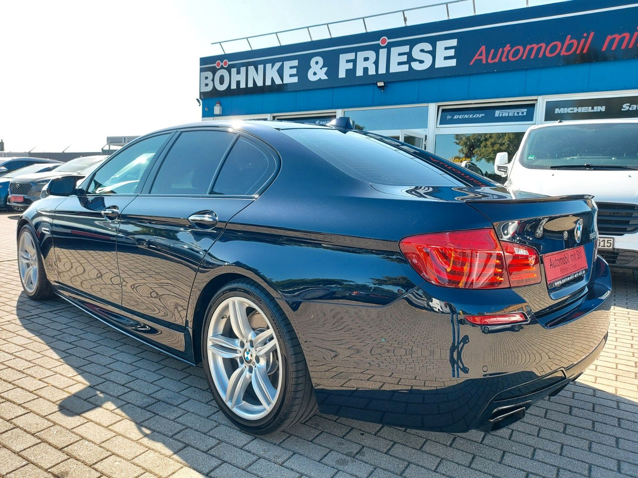 BMW 550i Limousine Autom. M-Sport HUD Glasdach H&K - Sedan: bild 4 BMW 550i Limousine Autom. M-Sport HUD Glasdach H&K - Sedan: bild 4