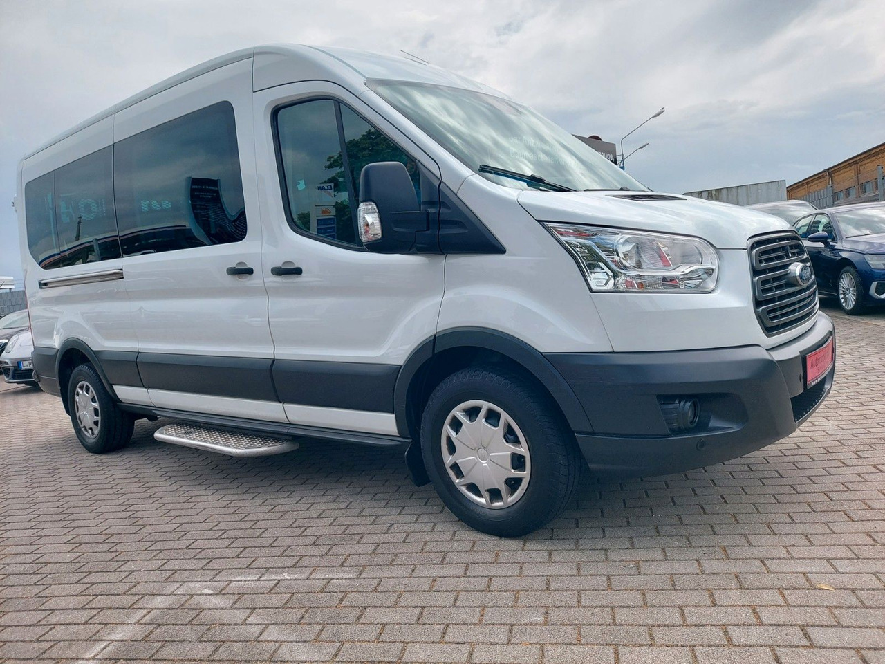 Ford Transit Kombi 350 L3 hoch Trend Rollstuhl Lift - Persontransport: bild 4 Ford Transit Kombi 350 L3 hoch Trend Rollstuhl Lift - Persontransport: bild 4