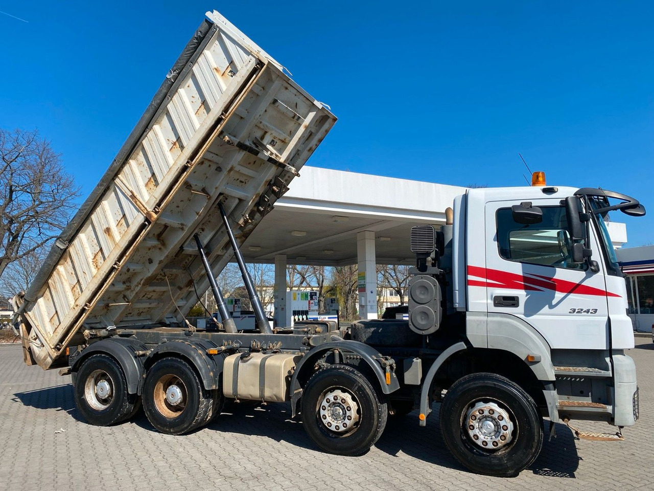 Mercedes-Benz Axor 2 C 4-Achser 3243 8x4 Kipp RETARDER MEILLER - Tippbil lastbil: bild 1 Mercedes-Benz Axor 2 C 4-Achser 3243 8x4 Kipp RETARDER MEILLER - Tippbil lastbil: bild 1