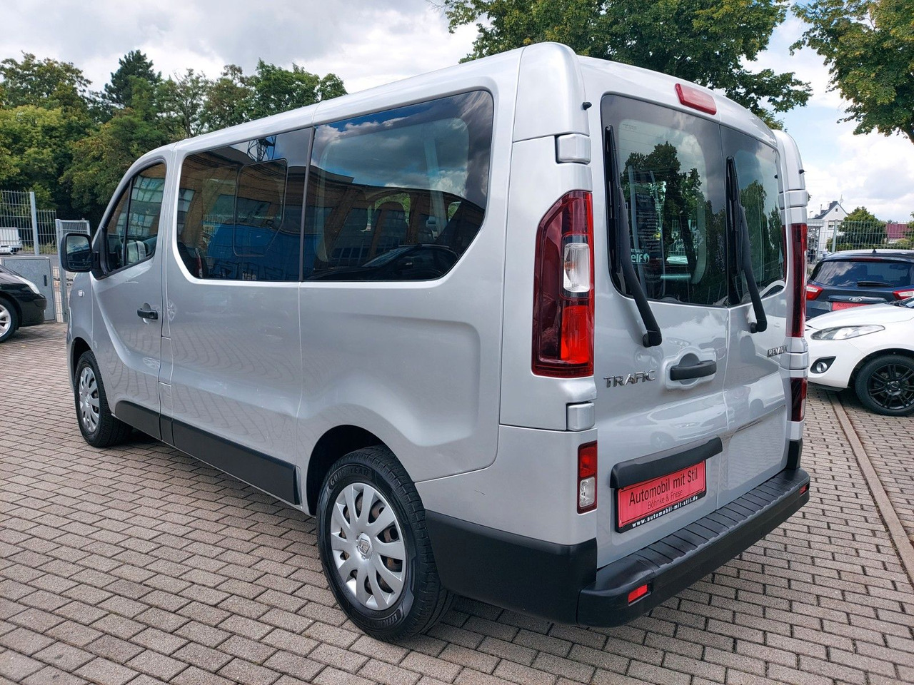 Renault Trafic Combi L1H1 2,7t Expression Klima - Persontransport: bild 5 Renault Trafic Combi L1H1 2,7t Expression Klima - Persontransport: bild 5