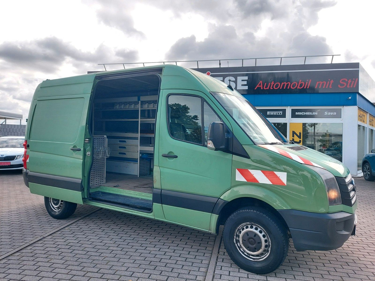 Volkswagen Crafter Kasten 35 mittel L2H2 Hochdach Klima AHK - Skåpbil: bild 1 Volkswagen Crafter Kasten 35 mittel L2H2 Hochdach Klima AHK - Skåpbil: bild 1