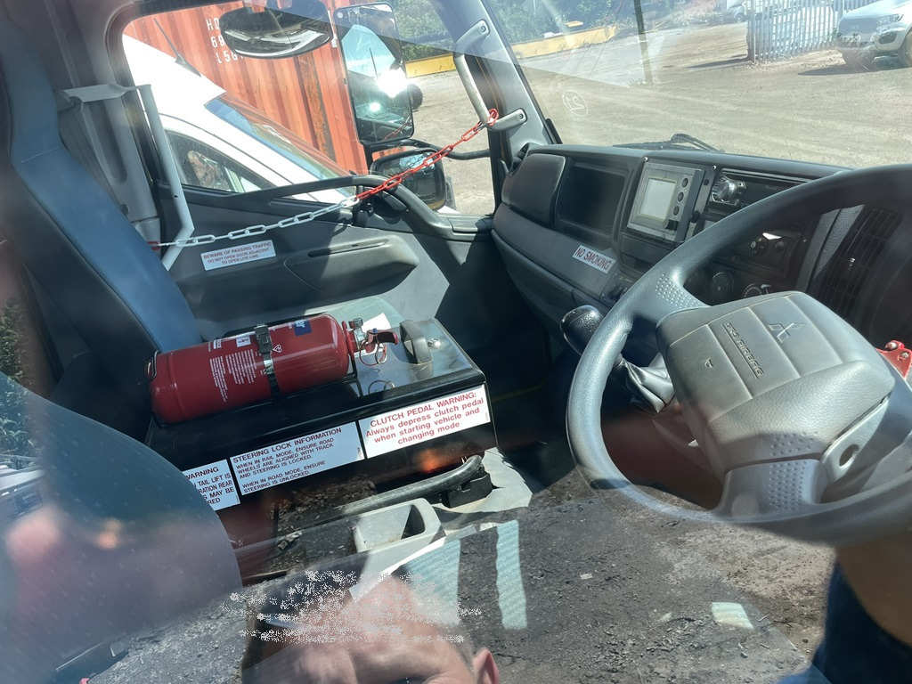 Mitsubishi Fusso - Lastbil med skåp: bild 4 Mitsubishi Fusso - Lastbil med skåp: bild 4