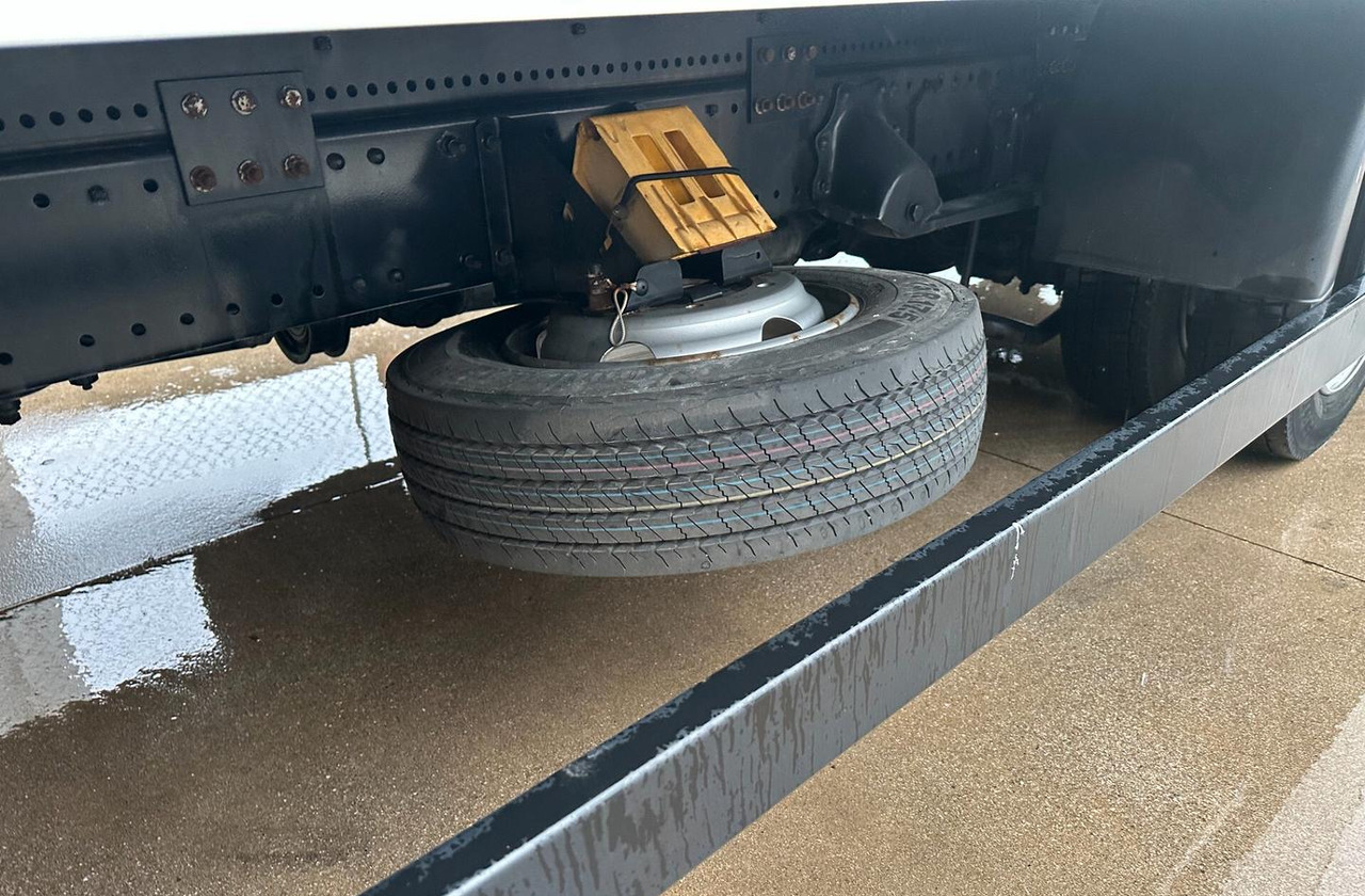 Man 8.220 FURGONE E SPONDA EURO 6 - Lastbil med skåp: bild 5 Man 8.220 FURGONE E SPONDA EURO 6 - Lastbil med skåp: bild 5