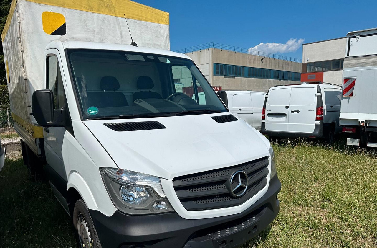 Mercedes Benz 211 centina euro 6 - Transportbil med kapell: bild 2 Mercedes Benz 211 centina euro 6 - Transportbil med kapell: bild 2