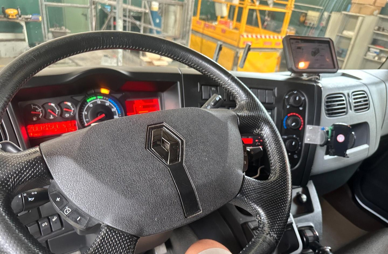 RENAULT MIDLIM D13.250 AUTOTELAIO CABINA LETTO EUR - Chassi lastbil: bild 4 RENAULT MIDLIM D13.250 AUTOTELAIO CABINA LETTO EUR - Chassi lastbil: bild 4