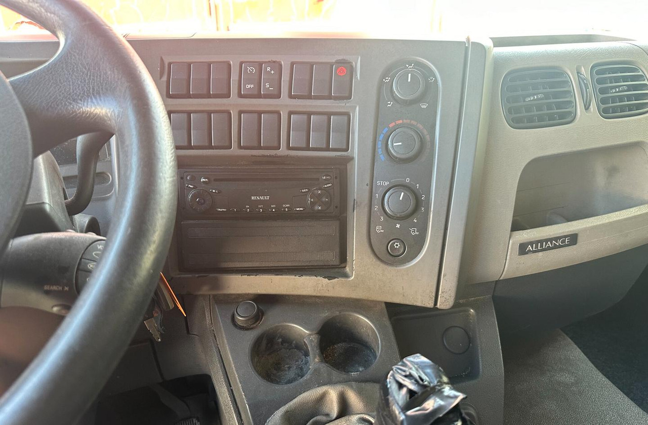 Renault MIDLUM 215.10 - Kapellbil: bild 5 Renault MIDLUM 215.10 - Kapellbil: bild 5