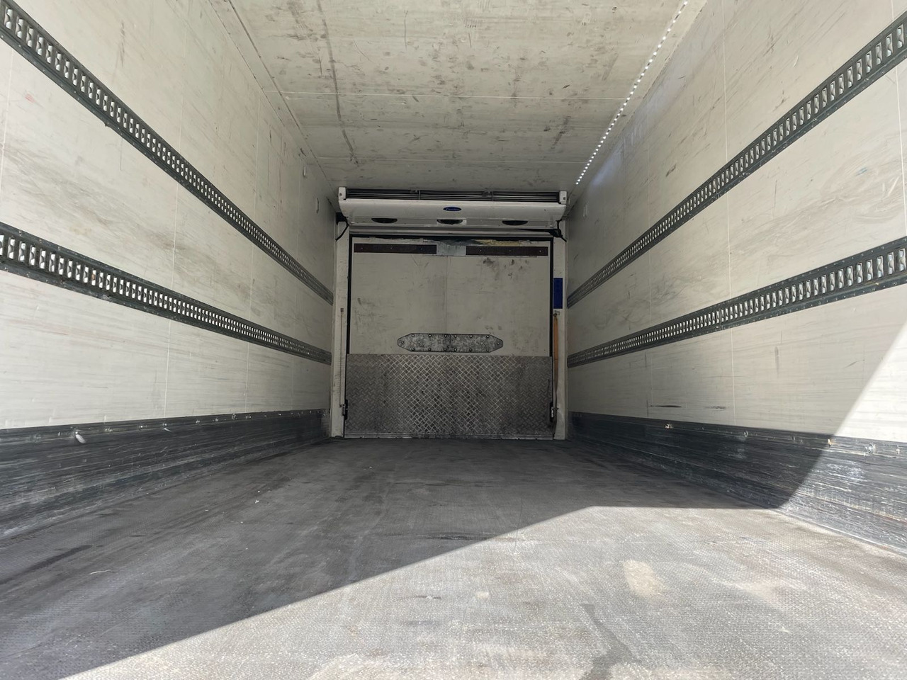 KERSCHER ZAA18 Kühlkoffer/CARRIER/SUPRA900U/LBW - Kylsläp: bild 5 KERSCHER ZAA18 Kühlkoffer/CARRIER/SUPRA900U/LBW - Kylsläp: bild 5