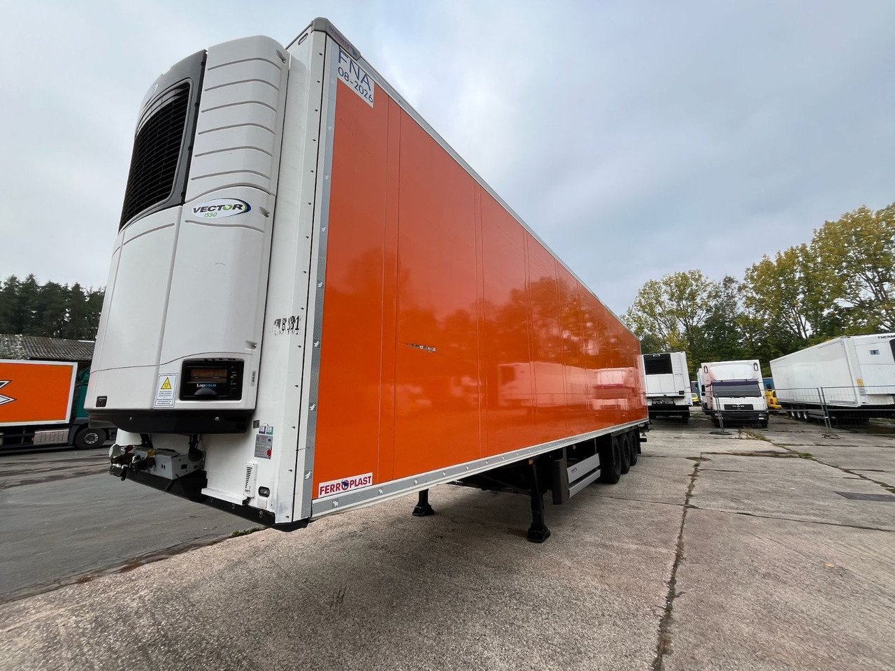 Schmitz Cargobull SCB*S3B/CARRIER/Vector1550/LBW/BÄR/2347h/13,4m - Skåp semitrailer: bild 2 Schmitz Cargobull SCB*S3B/CARRIER/Vector1550/LBW/BÄR/2347h/13,4m - Skåp semitrailer: bild 2