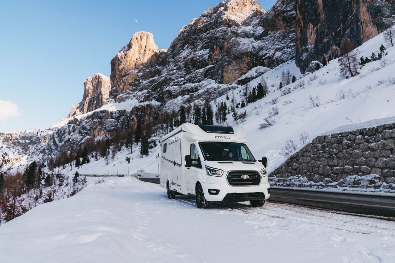 ETRUSCO Etrusco T 7.3 SF - Halvintegrerad husbil: bild 3 ETRUSCO Etrusco T 7.3 SF - Halvintegrerad husbil: bild 3