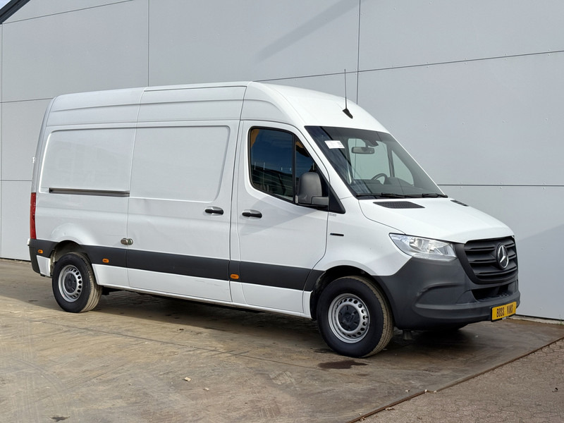 Mercedes-Benz eSprinter 312 ALL-IN PRIJS L2H2 55kWh 168km WLTP 80kw Snelladen Climate Control Stoelverwarming - Skåpbil, El transportbil: bild 4 Mercedes-Benz eSprinter 312 ALL-IN PRIJS L2H2 55kWh 168km WLTP 80kw Snelladen Climate Control Stoelverwarming - Skåpbil, El transportbil: bild 4