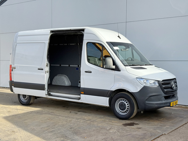 Mercedes-Benz eSprinter 312 L2H2 100% Elektrisch 55kWh 168km WLTP 80kw Snelladen Climate Control Camera Stoelverwarming - Skåpbil, El transportbil: bild 5 Mercedes-Benz eSprinter 312 L2H2 100% Elektrisch 55kWh 168km WLTP 80kw Snelladen Climate Control Camera Stoelverwarming - Skåpbil, El transportbil: bild 5