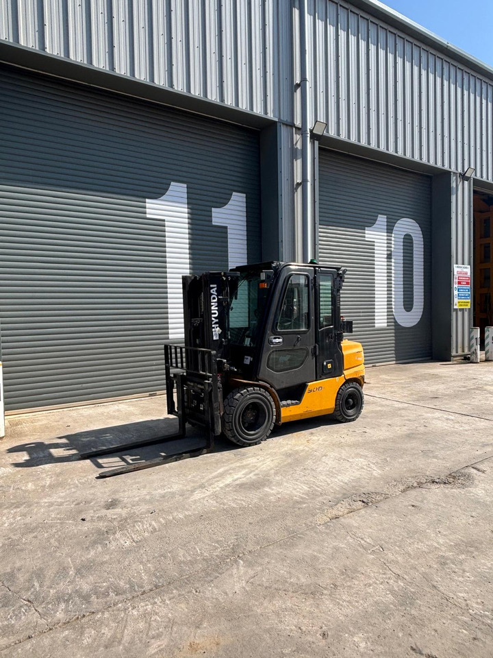 Hyundai 30D-9E - Teleskoplastar: bild 1 Hyundai 30D-9E - Teleskoplastar: bild 1