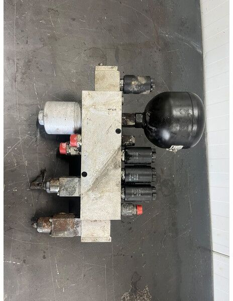 Liebherr A944C Li / A934C Li / R944C Li / R954C - Hydraulik: bild 2 Liebherr A944C Li / A934C Li / R944C Li / R954C - Hydraulik: bild 2