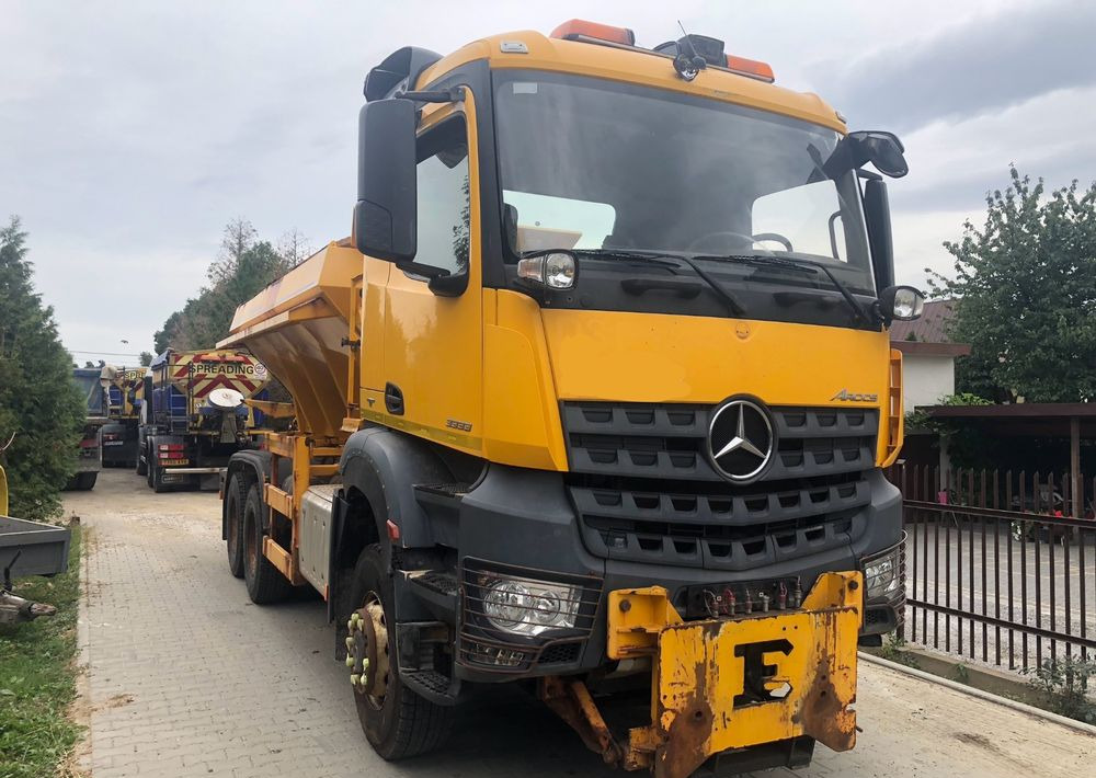Mercedes-Benz Arocs 3333 6x6 piaskarka solarka econ pług schmidt - Plogbil: bild 1 Mercedes-Benz Arocs 3333 6x6 piaskarka solarka econ pług schmidt - Plogbil: bild 1