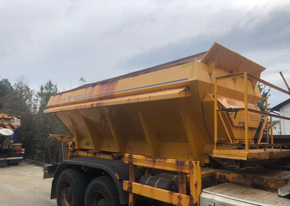 Mercedes-Benz Arocs 3333 6x6 piaskarka solarka econ pług schmidt - Plogbil: bild 4 Mercedes-Benz Arocs 3333 6x6 piaskarka solarka econ pług schmidt - Plogbil: bild 4