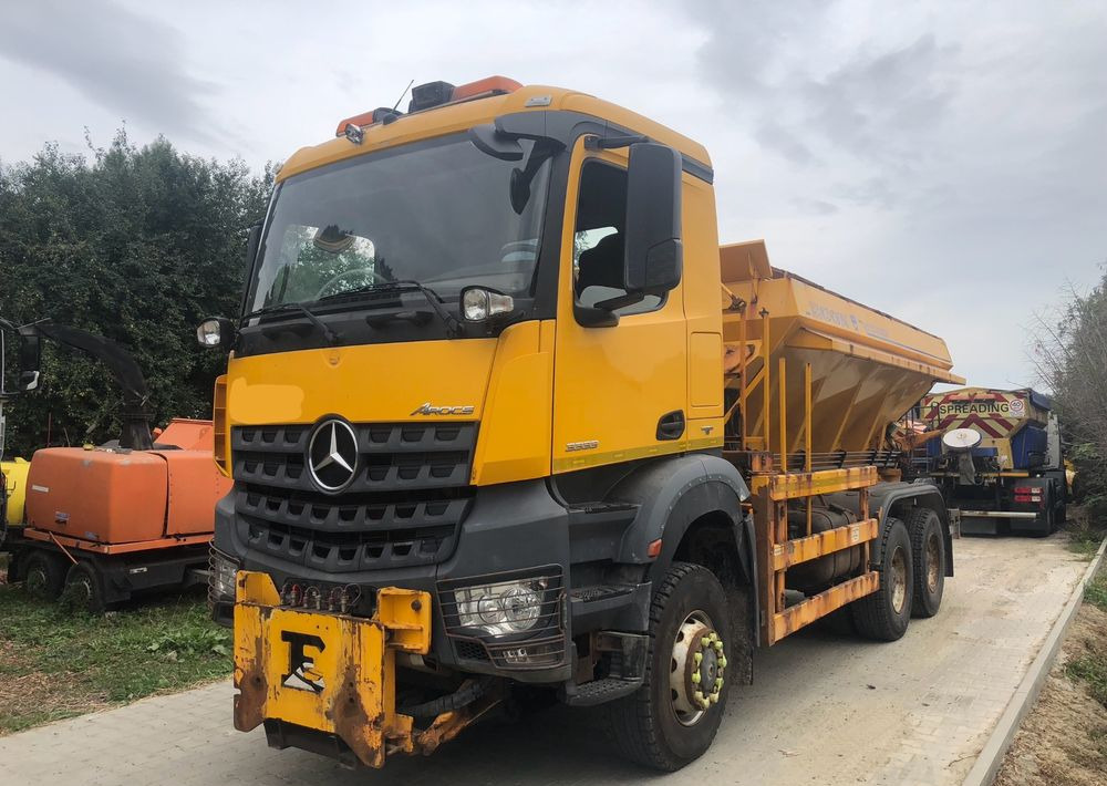 Mercedes-Benz Arocs 3333 6x6 piaskarka solarka econ pług schmidt - Plogbil: bild 2 Mercedes-Benz Arocs 3333 6x6 piaskarka solarka econ pług schmidt - Plogbil: bild 2