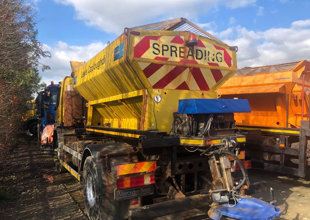 Mercedes-Benz Mercedes Axor 1824 schmidt 4x2 pług piaskarka solarka - Plogbil: bild 3 Mercedes-Benz Mercedes Axor 1824 schmidt 4x2 pług piaskarka solarka - Plogbil: bild 3