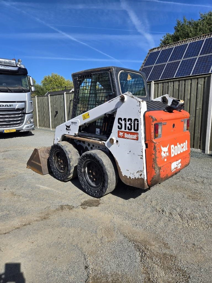 Bobcat S 130 - Kompaktlastare/ Slirstyrda lastare: bild 2 Bobcat S 130 - Kompaktlastare/ Slirstyrda lastare: bild 2