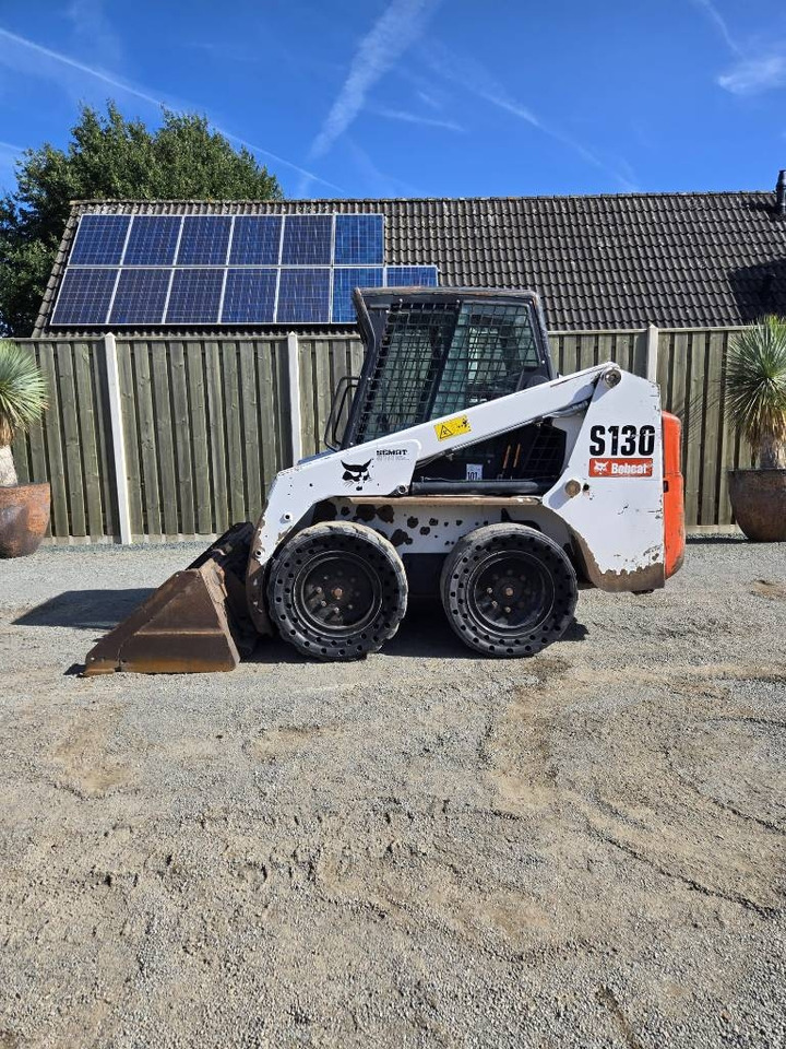 Bobcat S 130 - Kompaktlastare/ Slirstyrda lastare: bild 1 Bobcat S 130 - Kompaktlastare/ Slirstyrda lastare: bild 1