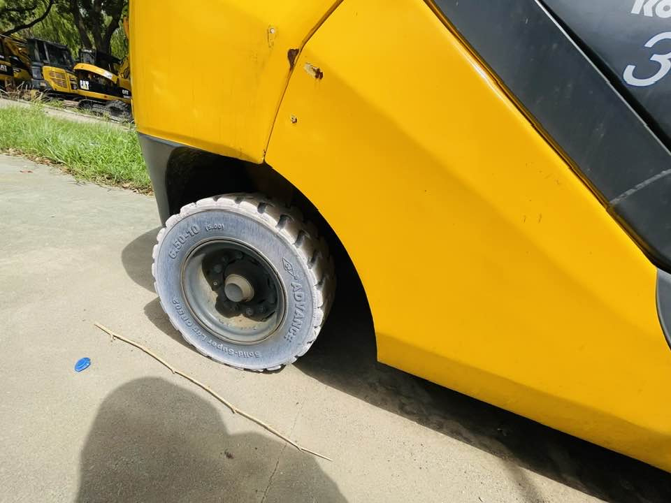 Komatsu 30 series - Gasoltruck: bild 2 Komatsu 30 series - Gasoltruck: bild 2