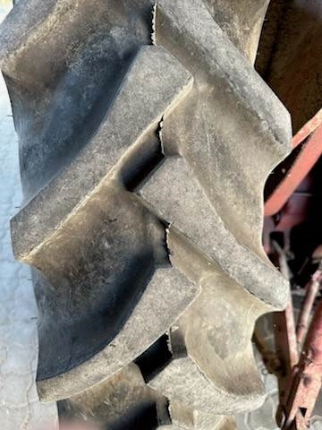 International 474 M.FRONTLÆSSER - Traktor: bild 4 International 474 M.FRONTLÆSSER - Traktor: bild 4