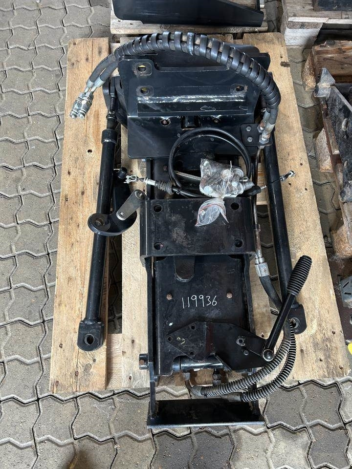 New Holland HYDR. HITCH - Redskapsfäste för Byggmaskiner: bild 1 New Holland HYDR. HITCH - Redskapsfäste för Byggmaskiner: bild 1