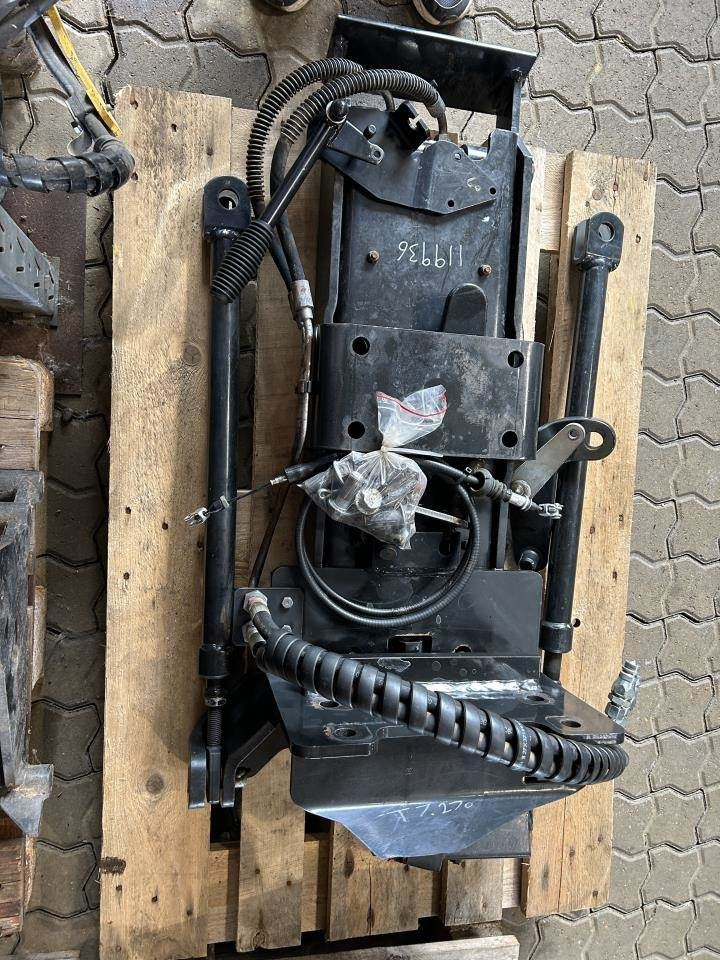 New Holland HYDR. HITCH - Redskapsfäste för Byggmaskiner: bild 3 New Holland HYDR. HITCH - Redskapsfäste för Byggmaskiner: bild 3