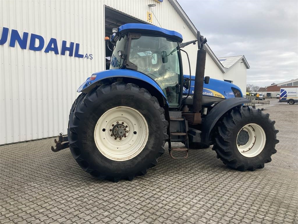 New Holland T7050 - Traktor: bild 2 New Holland T7050 - Traktor: bild 2