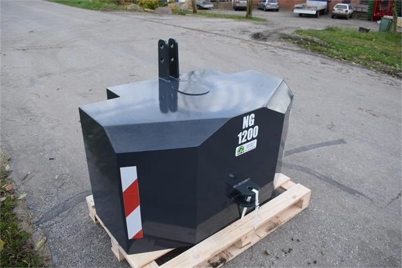 - - - 1200 kilo J-Maskiner - Motvikt för Lantbruksmaskiner: bild 3 - - - 1200 kilo J-Maskiner - Motvikt för Lantbruksmaskiner: bild 3