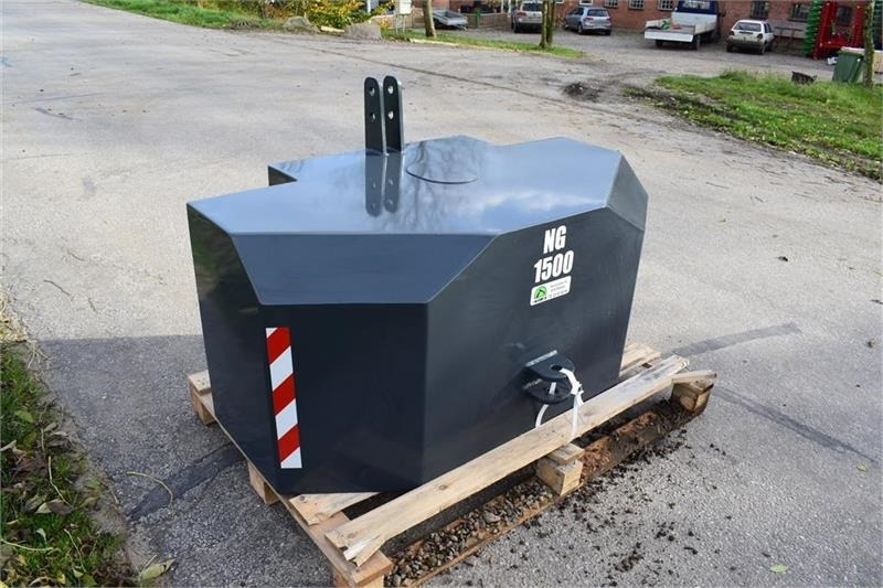 - - - 1500 kilo J-Maskiner - Motvikt för Lantbruksmaskiner: bild 3 - - - 1500 kilo J-Maskiner - Motvikt för Lantbruksmaskiner: bild 3