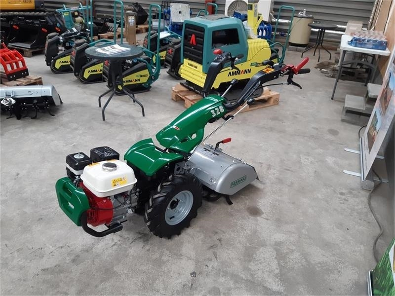 Ferrari 328 - Kommunaltraktor: bild 3 Ferrari 328 - Kommunaltraktor: bild 3